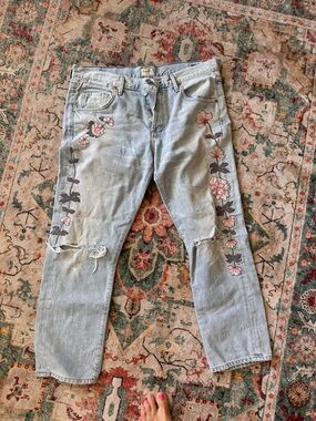 Citizens Of Humanity Light WashJeans with Pink Floral Embroidery